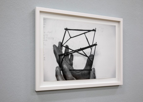 Gernot Wieland, Angst vor dem Moment, in dem die Nacht hereinbricht, 2018, Druck, 30 × 45 cm.
Ausstellungsansicht Salzburger Kunstverein 2020.