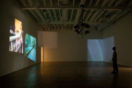 Martin Walde, CLIPS OF SLIPS, 2002 Video- und Diaprojektionen, Installationsansicht Salzburger Kunstverein