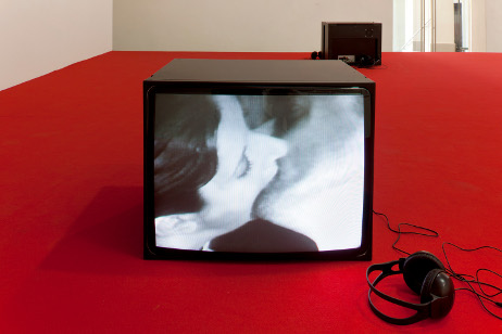 Marina Abramović und Ulay, Breathing In / Breathing Out, 1977. Ausstellungansicht Salzburger Kunstverein 2013
